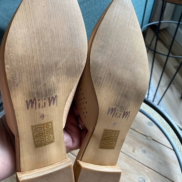 Mi.iM Saffron Beige perforated leather slip on mules flat shoes size 9 - Picture 5 of 8